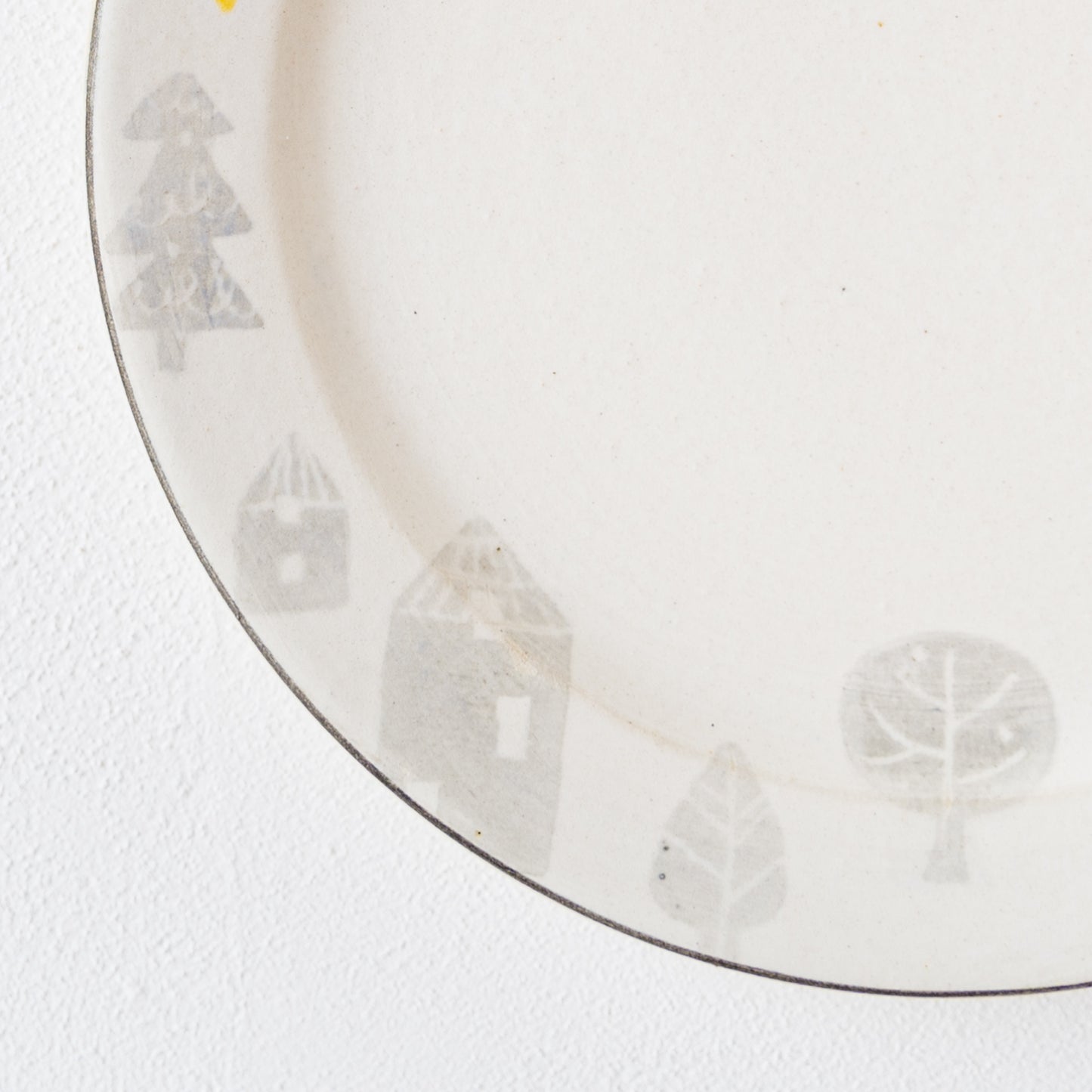 和紙染めの優しい絵柄にほっこりする安見工房のメルヘン6寸リム皿