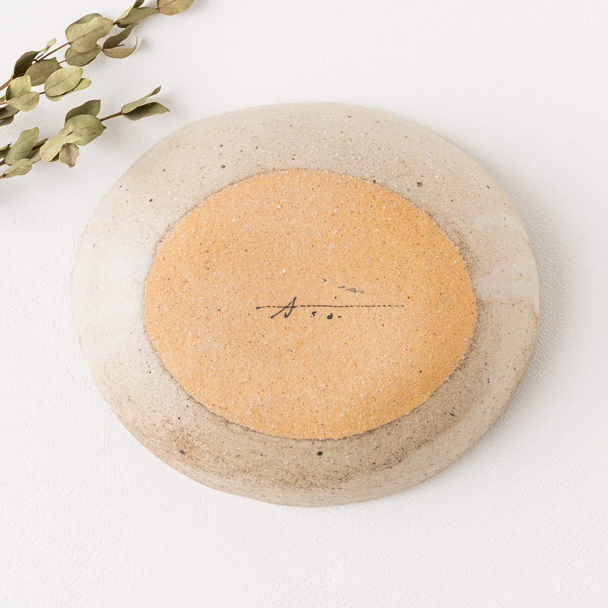 アースカラーがおしゃれで素敵な岡村朝子さんのお花柄の楕円皿