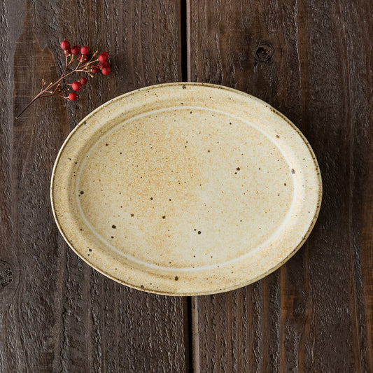 くるり窯のオーバル皿中サイズ白マット