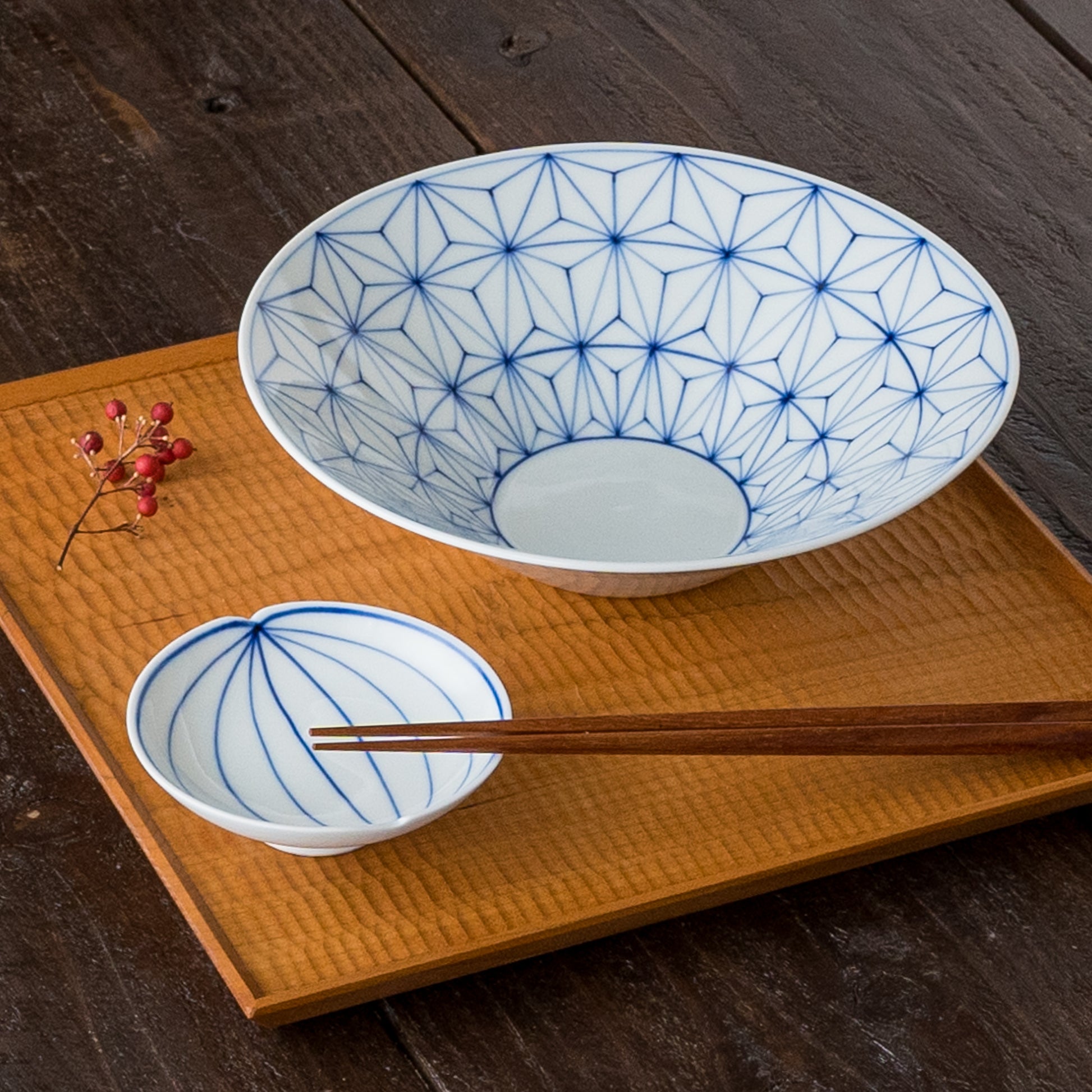 眞窯さんの麻の葉預け鉢円錐形とyoumyaku高台皿