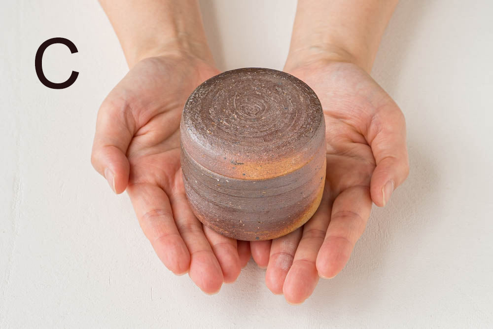 川尻製陶所の筒型陶器壷